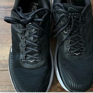 Hoka size 8.5 women’s or 7 men’s - worn 4 times like almost new :)